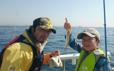 【東京近郊の自然体験】 初心者や親子でも楽しめる船釣りプラン！キス釣り体験/神奈川・横浜